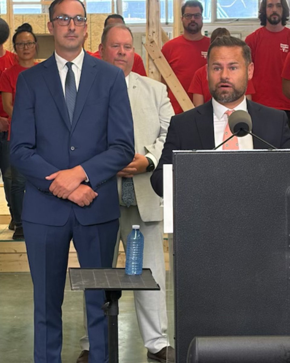 IanSkillsON's tweet photo. I was pleased to attend today's SDF announcement at the Ottawa YMCA Power of Trades Development Centre that saw several organizations receive over $9 million in SDF support.  (1/2) https://t.co/Pl48ODAc7n