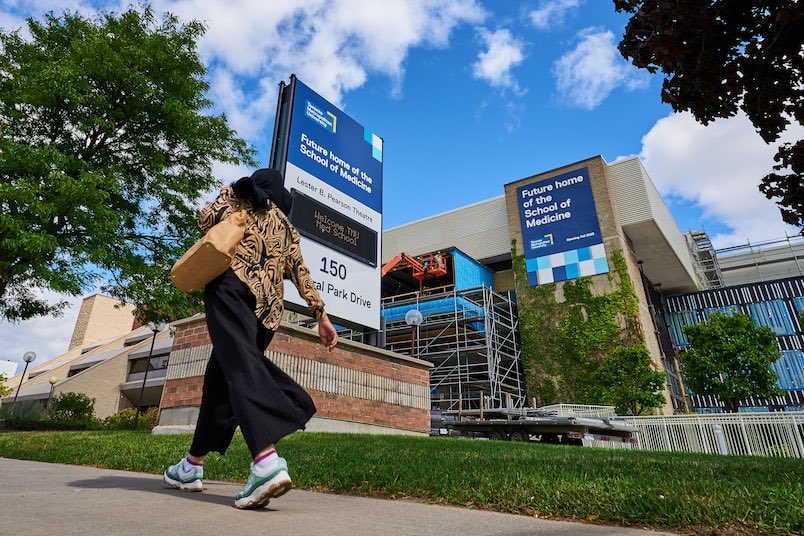 brightsided1's tweet photo. The betrayal of Jewish students needs to end this is not limited to TMU. Concordia, York, riddled with antisemitism.  https://t.co/j5duwhzvKM https://t.co/YZe68Fnk9z