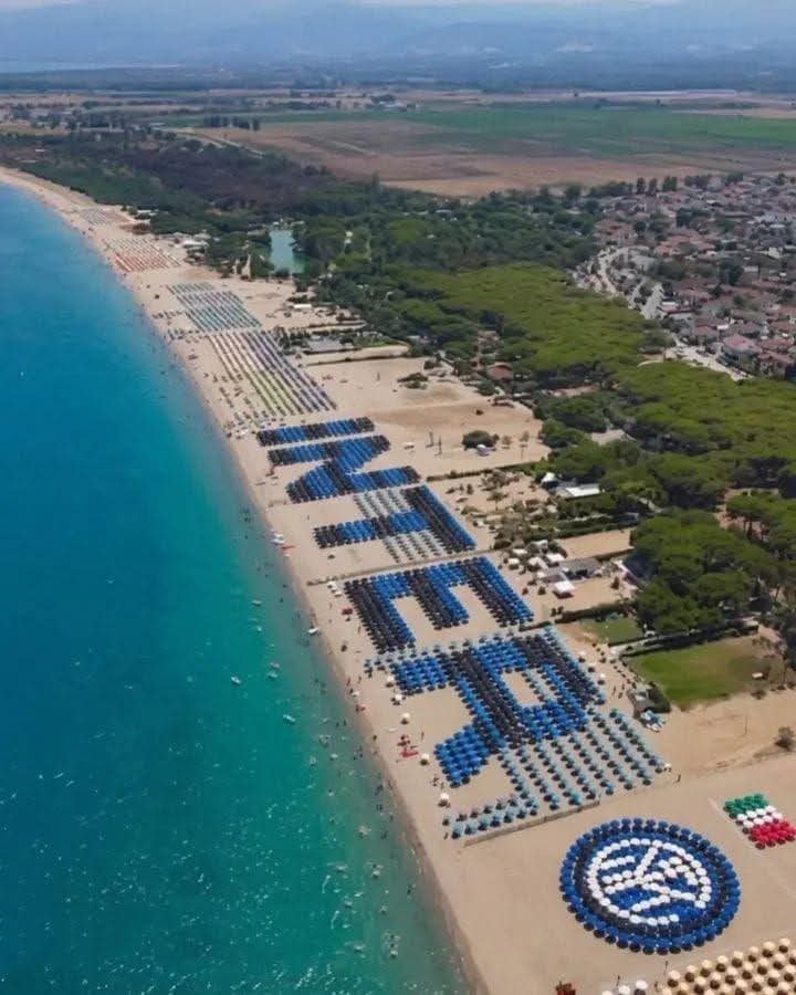 tripleteone's tweet photo. Le spiagge perfette esistono
#inter https://t.co/v9ykFnxhhJ