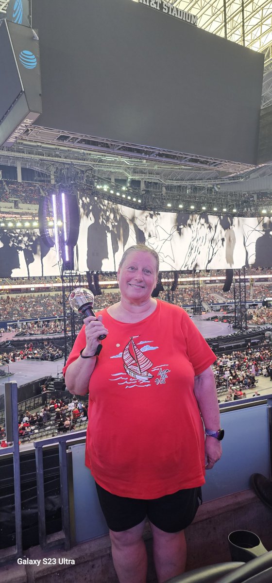 SafetyZone0613's tweet photo. PCD is finally hitting me now that they have left my state. 
I had an absolutely amazing time with my boys and BTS. I got 1 of my favorite songs Butterfly 🦋 and a plus of  DNA. Until we meet again my sweet loving guys. Thank you for coming to Texas, I love you!  @BTS_twt 💜🫰 https://t.co/XJGb9Ncftn