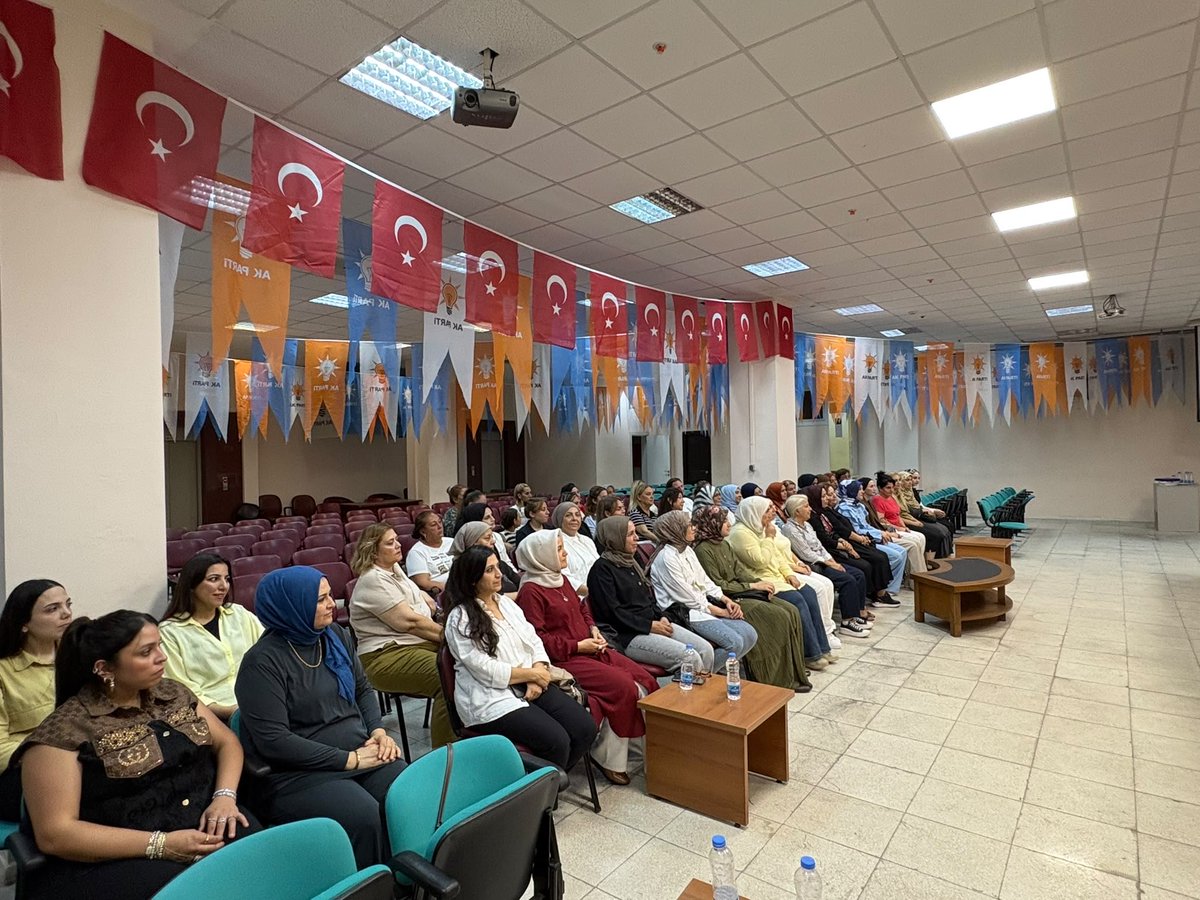 Hulya_Ekin33's tweet photo. 📍AK Parti Mersin İl Başkanlığı 

Haftalık olağan yönetim kurulu toplantımızı gerçekleştirdik.

Hayırlara vesile olsun inşAllah 

#Mersin #AKParti https://t.co/x6rOPeELNp