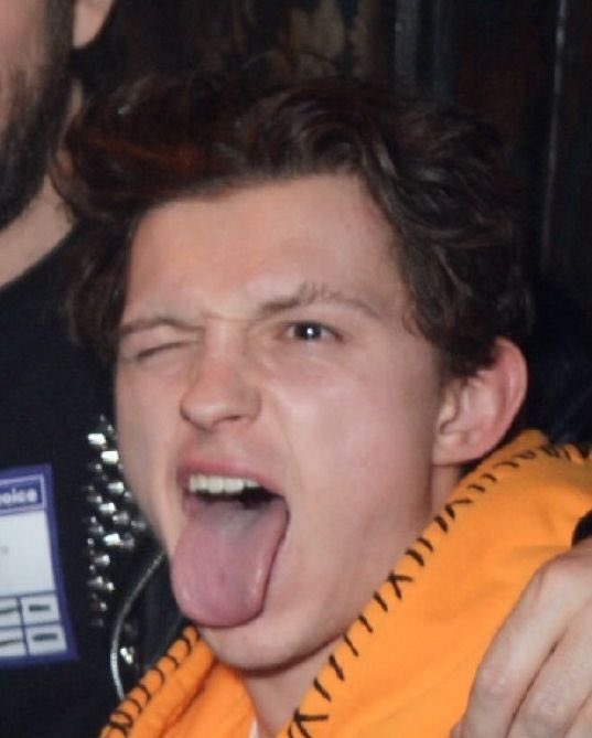Meowi87's tweet photo. slapping my tip on his tongue https://t.co/9oFzt5hZfh