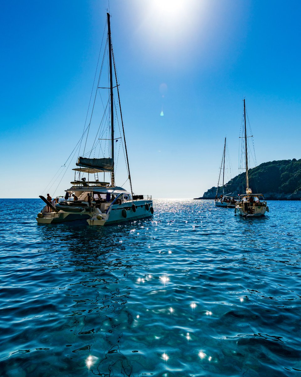 VisitGreecegr's tweet photo. The best way to discover the Ionian Islands? By sea.

From hidden bays and colourful ports to emerald landscapes and crystal-clear waters, sailing lets you experience Greece at its most authentic.

⛵ Set sail and let the journey begin.
https://t.co/mYqoBKaJJN

#VisitGreece https://t.co/QDH7iU3nu5