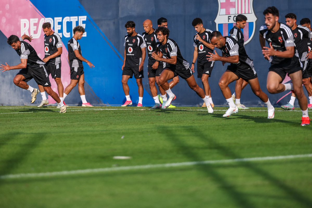 AlAhly's tweet photo. نستعد لمواجهة برشلونة 💪 https://t.co/9LKBpdFuBU