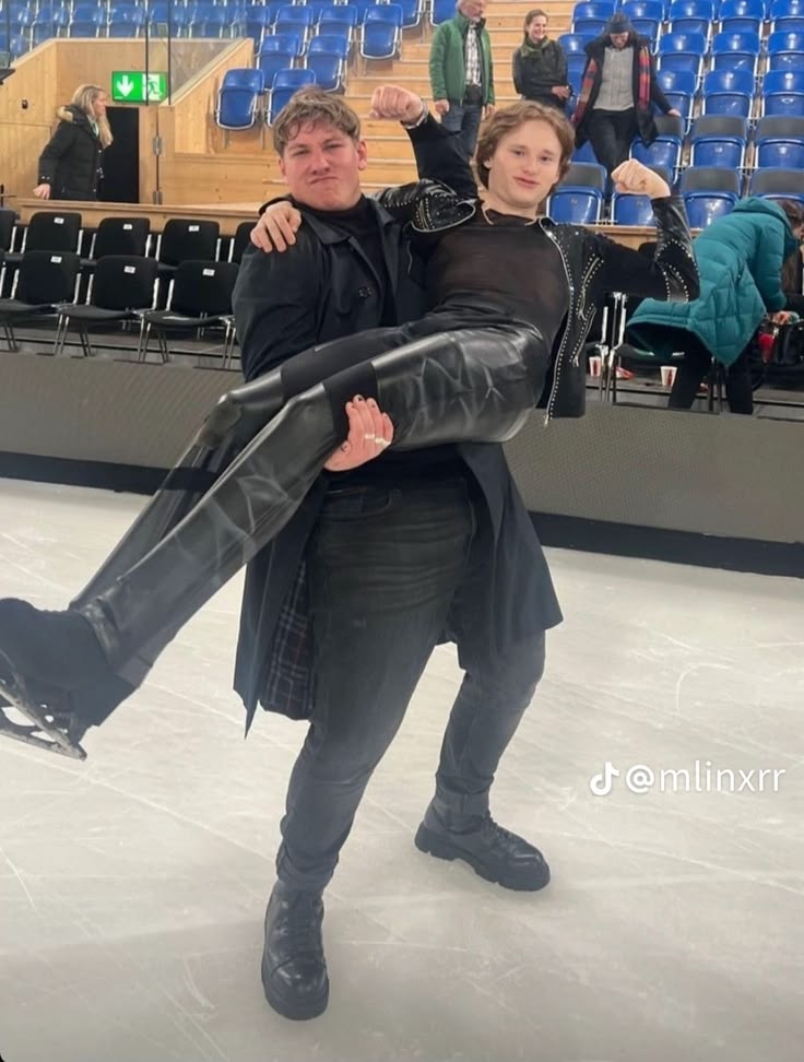 ticequadbg's tweet photo. don't stop the "Ilia Malinin's legs" thread💅 https://t.co/AB09rkChl2