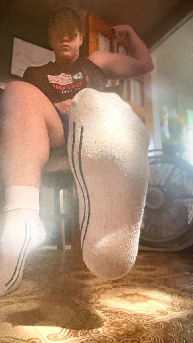 MasterChadly's tweet photo. Your only job is to serve me 💵 https://t.co/gWV3UpGuYf