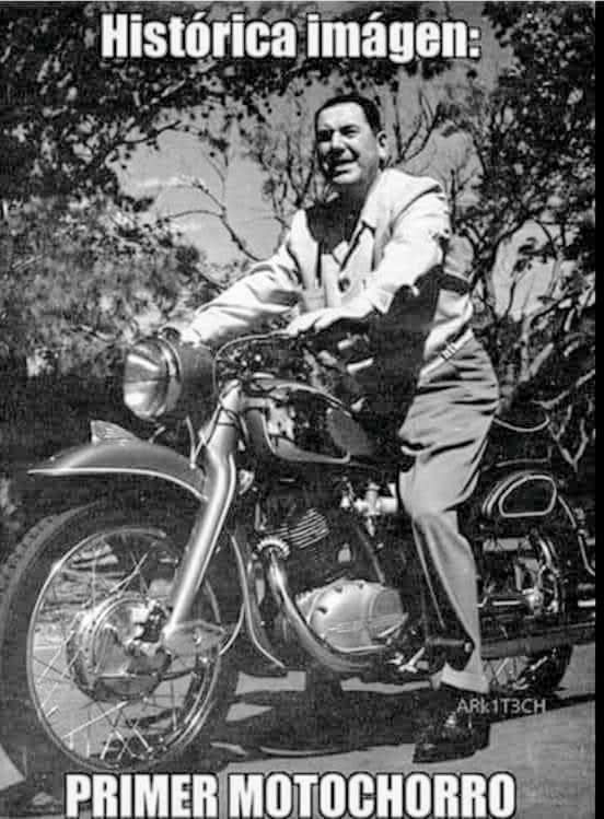 arielviano's tweet photo. FACTO. 

Primer motochorro https://t.co/XHaqIJHwmO