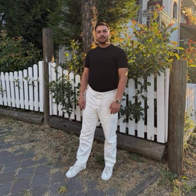 gece8n's tweet photo. #YeniProfilResmi https://t.co/RphSuUSCXF