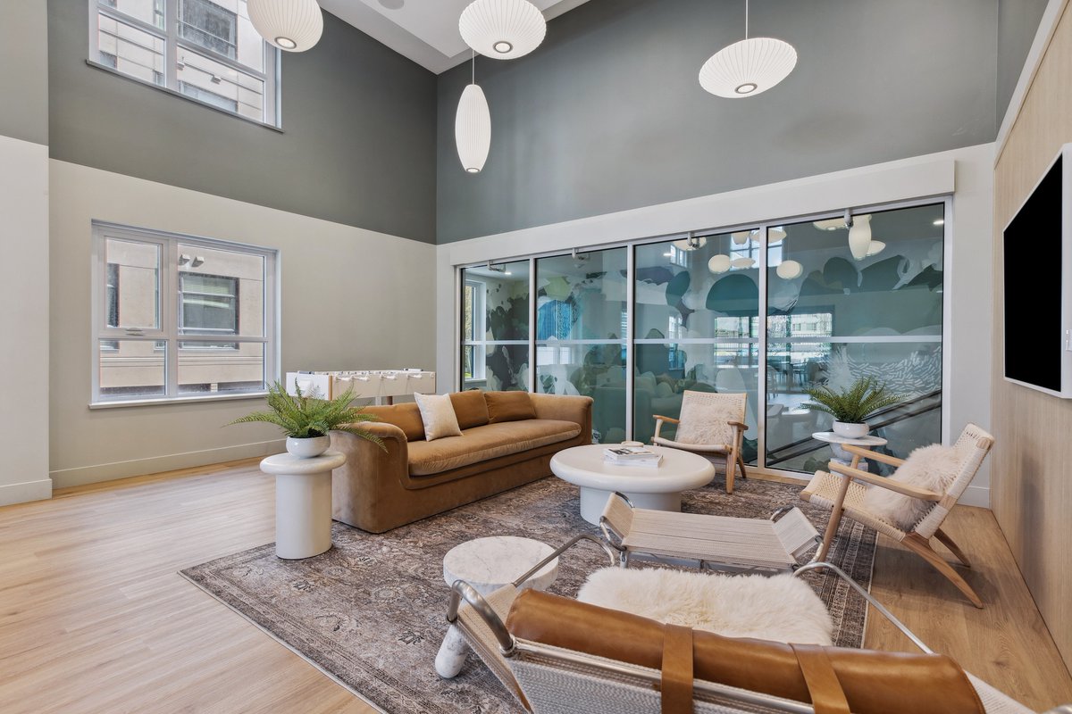 CresseyGroup's tweet photo. From our curated lounge &amp; fitness facility to an entertaining patio with a fire pit, children’s play area, &amp; community garden, Victor provides residents with an amenity-rich community where everything you need is at your fingertips.

Book your tour today: https://t.co/VrcFLH86xN https://t.co/njbABoFQ9t