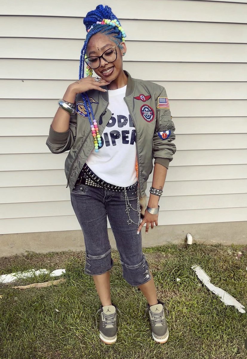 esoteric857's tweet photo. My ma said im so fly 💸. https://t.co/TCpbyMLpRM