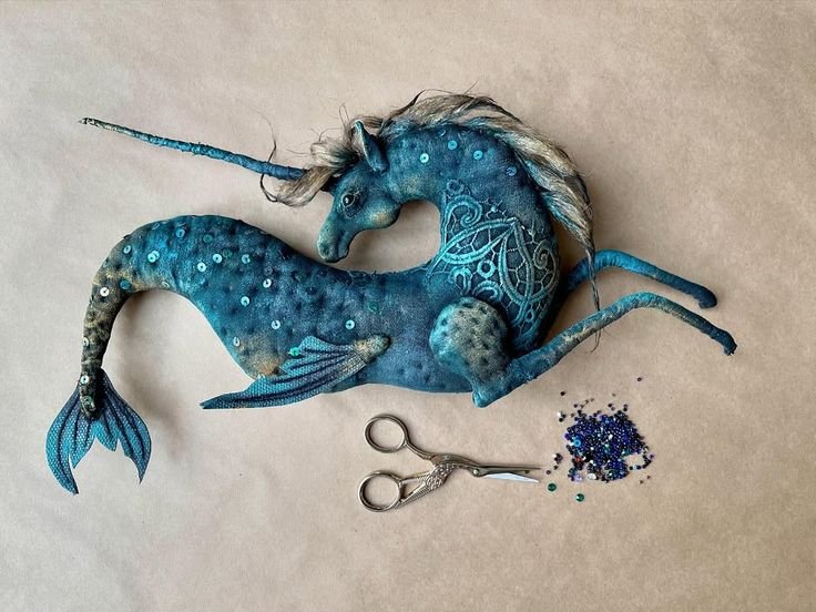 LaModeUnknown's tweet photo. This textile 'Deep Sea Unicorn' by Mariya Aitkaliyeva.🪡

PS: sometimes I want to decorate my whole house in creatures straight out of a fairytale https://t.co/ooHDXoZpsK
