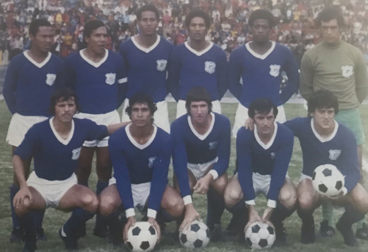 eldoctorpelaez's tweet photo. MILLONARIOS 1975. Arriba izq /de: Willington Ortiz, Arturo Segovia, Oscar Ortega, Julio “chonto” Gaviria, Euclides“ tizon “ González,Humberto Ballesteros.Abajo izq /de: Alonso “pocillo” López, Antonio Gómez Benítez, Carlos,”pachame” Rendón, Eduardo A  Maglioni,Miguel A Converti. https://t.co/0O61VtyVOz