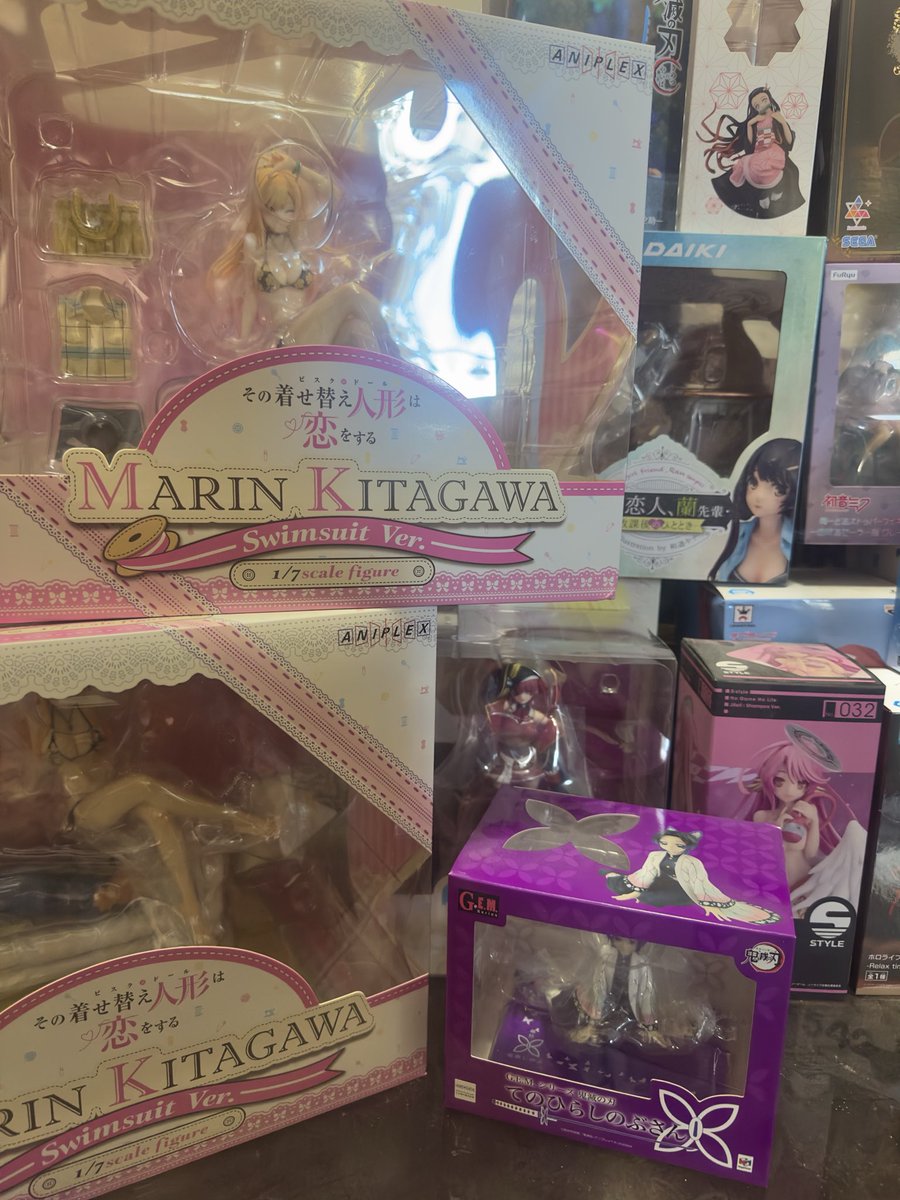 dekxvt's tweet photo. went to a con and bought a figure

got home and found out i already bought the exact same one months ago

bro i don’t even know what i own anymore https://t.co/GvrhgcX2gI