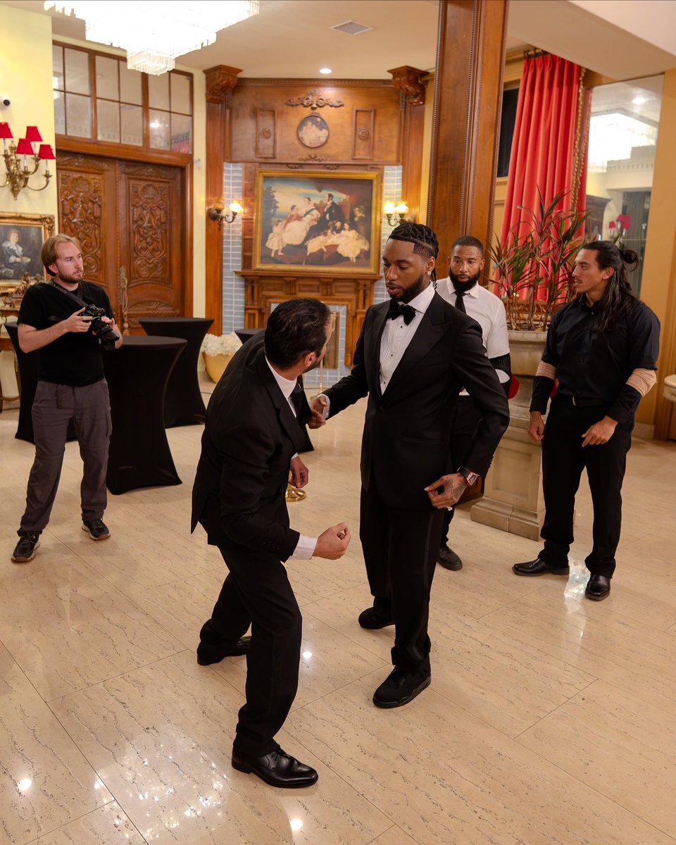 wavecheckers's tweet photo. Key Glock came suited up for his new video 🤵🏽‍♂️ https://t.co/QpZONIgtDO