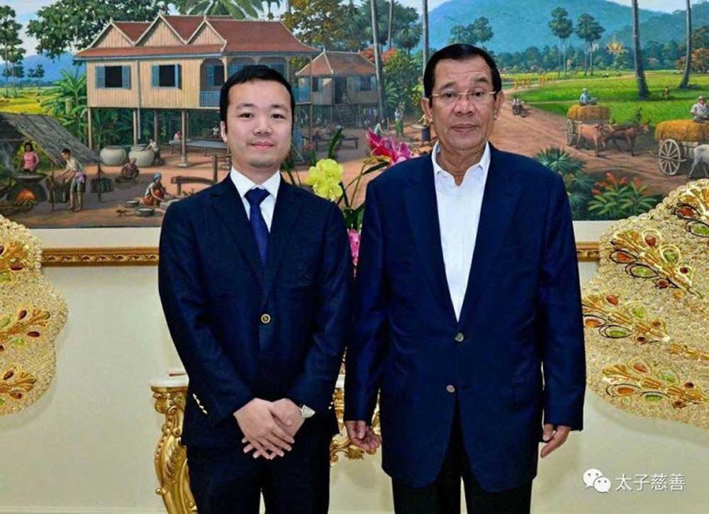 BRAVELEE75's tweet photo. @POTUS @CIA @FBI @NSAGov Hun Sen,his son are puppets of the Chinese Communist regime, committing treason, selling out their country; Cambodia has become a hub for global terrorism disguised as Chinese intelligence. With arrogant defiance, Hun Sen duo insults Zhongnanhai, CIA, NSA https://t.co/GwMx1p7dAP