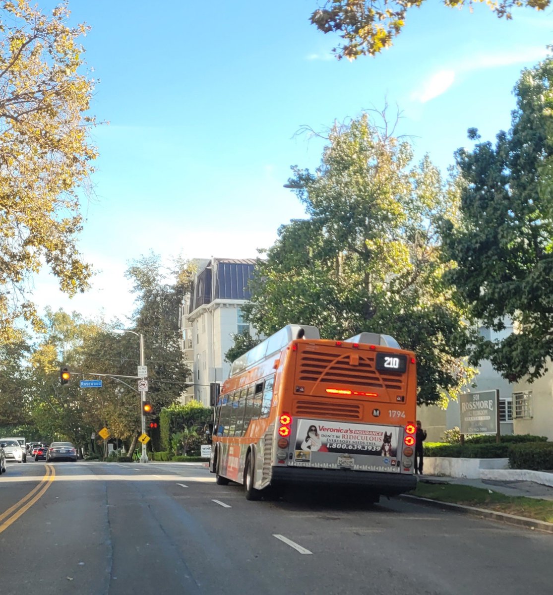 nansmiths's tweet photo. Hey @metrolosangeles this unit is driving erratically. Cutting in front of vehicles abruptly. She doesn't even look before merging into the left lane. She is going to cause an accident https://t.co/vnRNZddR1y