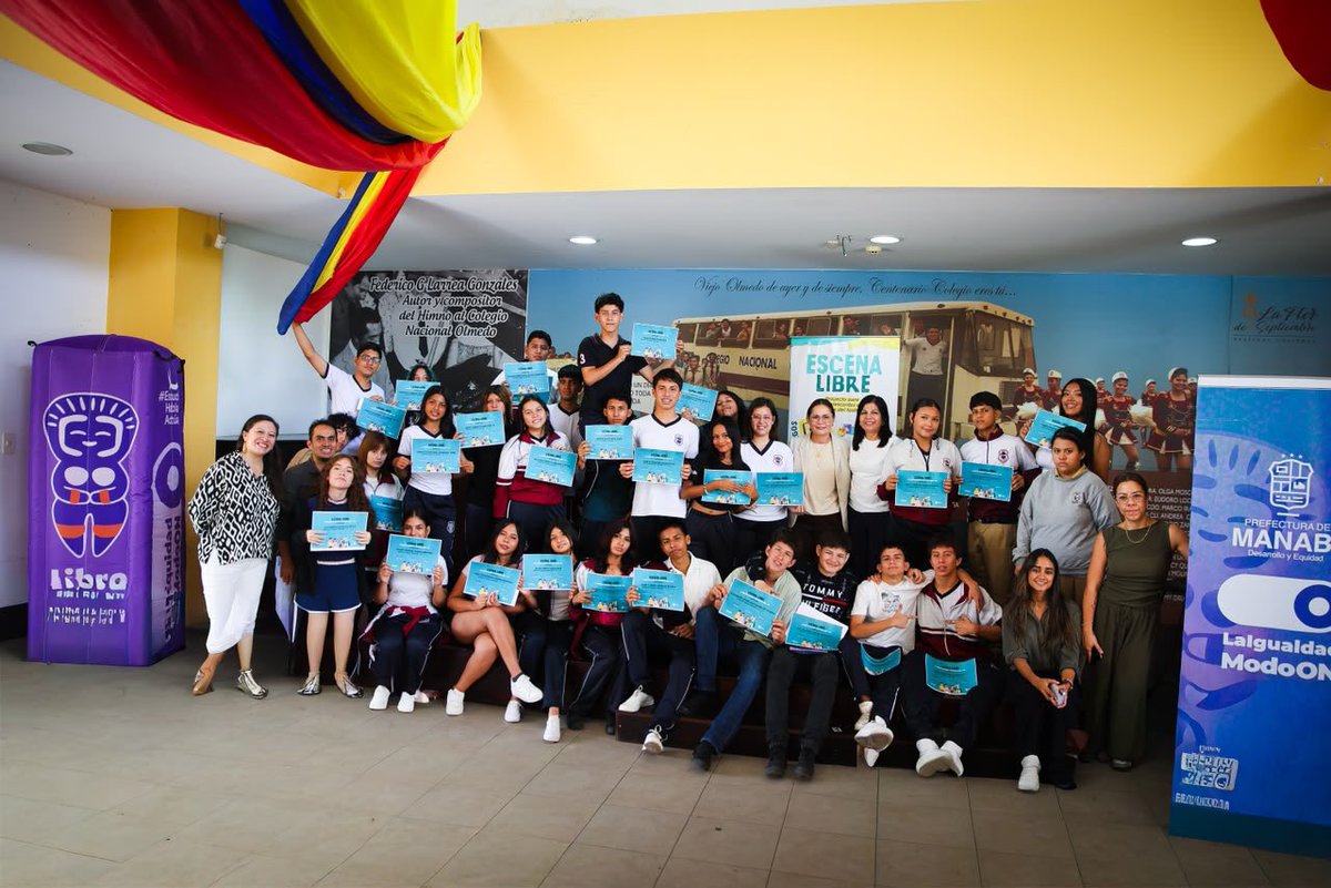 Leoorlandoa's tweet photo. #MesDeLaJuventud

🙌 El arte y la cultura son herramientas de transformación social que también contribuyen a la prevención temprana de conductas de riesgo asociadas a las adicciones en nuestros adolescentes y jóvenes🙋🏽‍♀️🙋🏻

🤝 En convenio entre @PrefecturManabi y Corporación Humor y Vida, llegamos a las Unidades Educativas Olmedo, Uruguay y Andrés de Vera, así como en el sector Las Cumbres de la parroquia San Pablo de Portoviejo mediante:

🎭  Talleres de teatro, pensamiento crítico, salud mental, expresión oral y corporal
🧠  Acompañamiento psicosocial

Generamos espacios seguros de expresión y aprendizaje que fortalecen habilidades para la vida y permiten construir vínculos de confianza en nuestros adolescentes y jóvenes manabitas. ❤️💚🤍