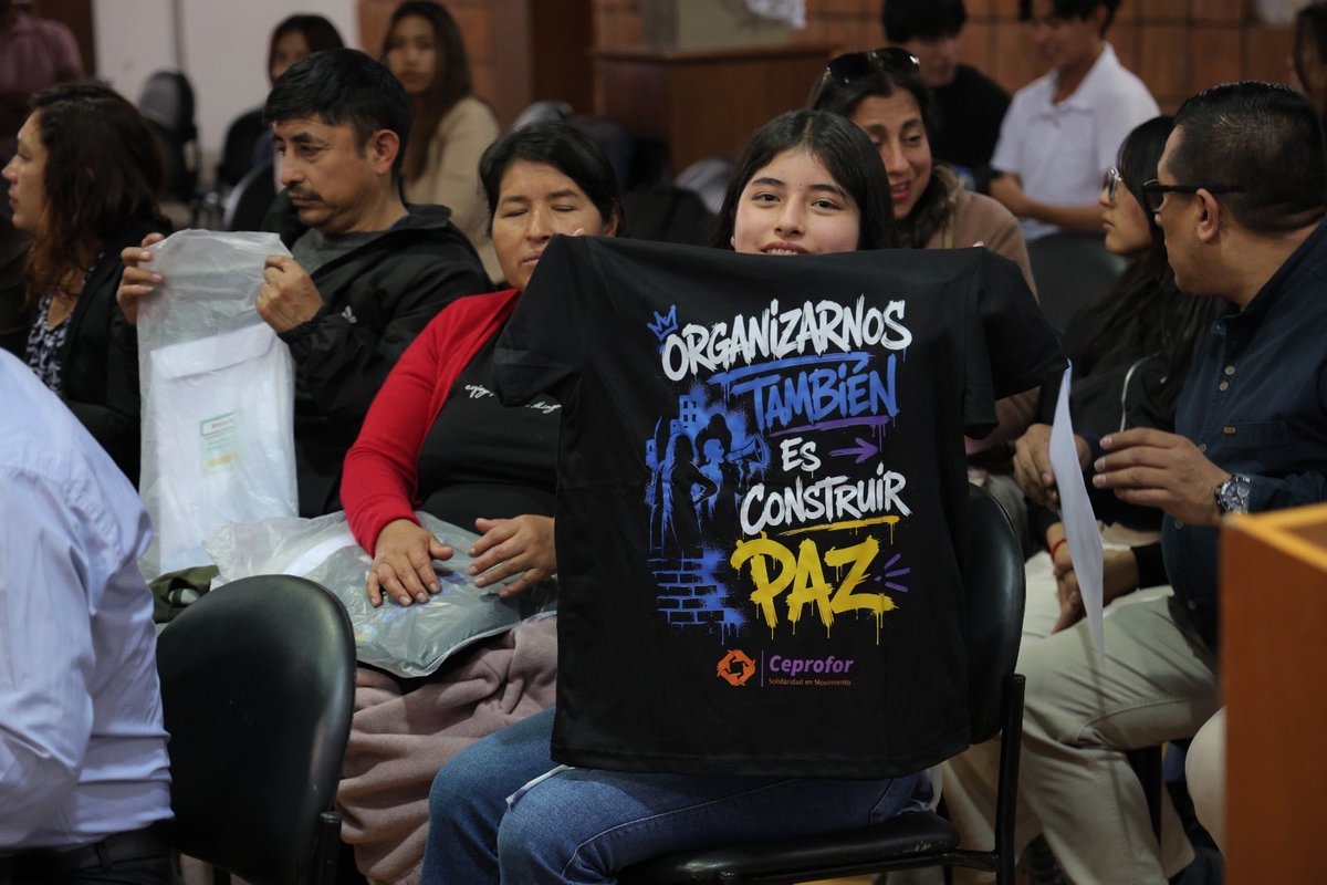 Amigranteecu's tweet photo. 🌍 Las juventudes también construyen paz.
CEPROFOR celebró la graduación de Escuelas de Paz, un proceso que fortaleció la voz, la participación y el liderazgo juvenil para transformar comunidades.
Conoce más: https://t.co/ohyQReioRC

#EscuelasDePaz https://t.co/QllTQuupHW
