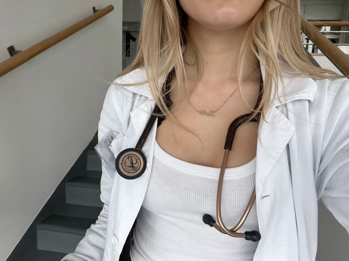 coletteBanner's tweet photo. Year  2 of medical school https://t.co/QxM3K4YwyX