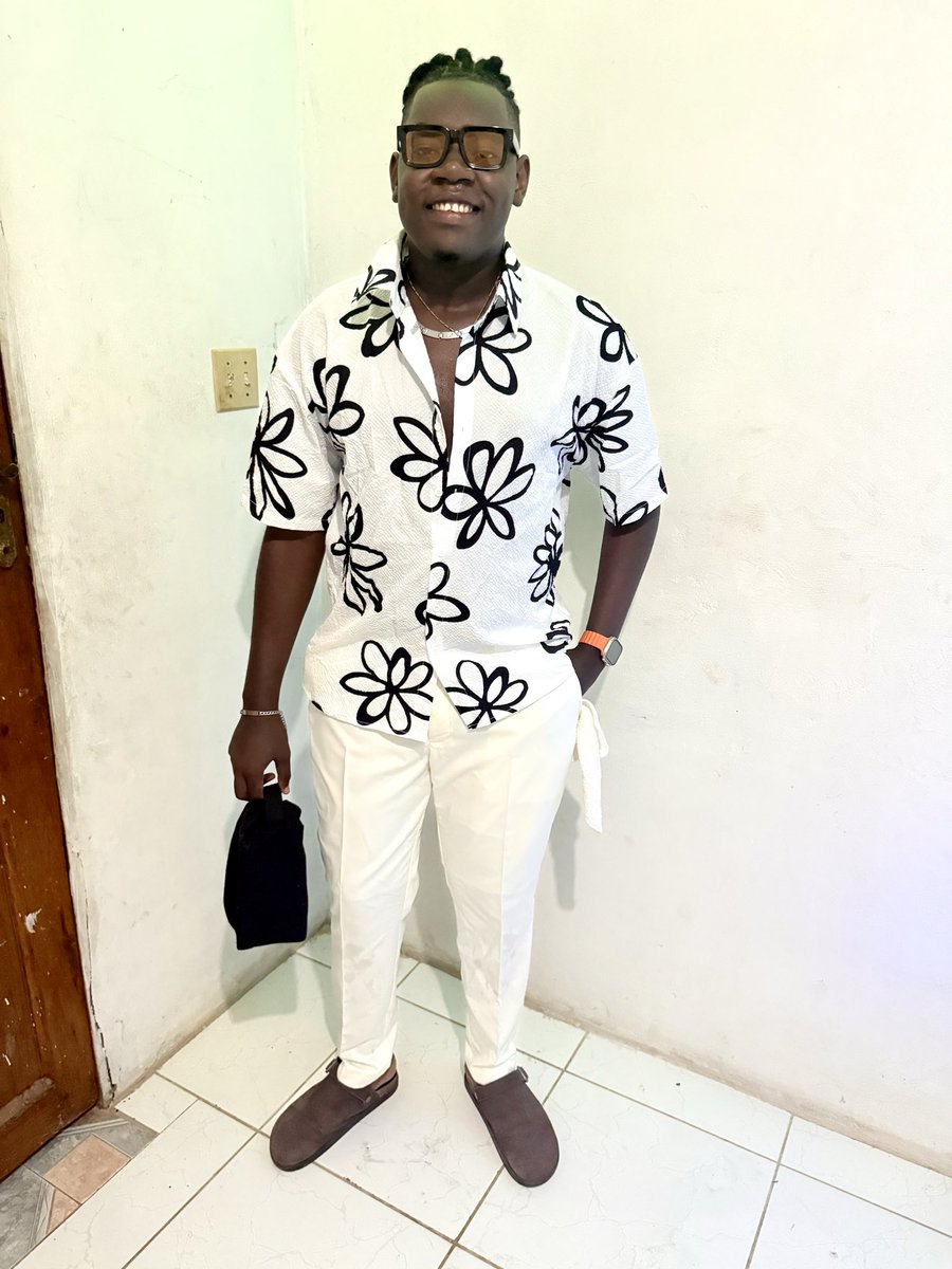 JeromzRith's tweet photo. Summer brunch 2.0

Leogane🔥 https://t.co/mtAXtUg53c
