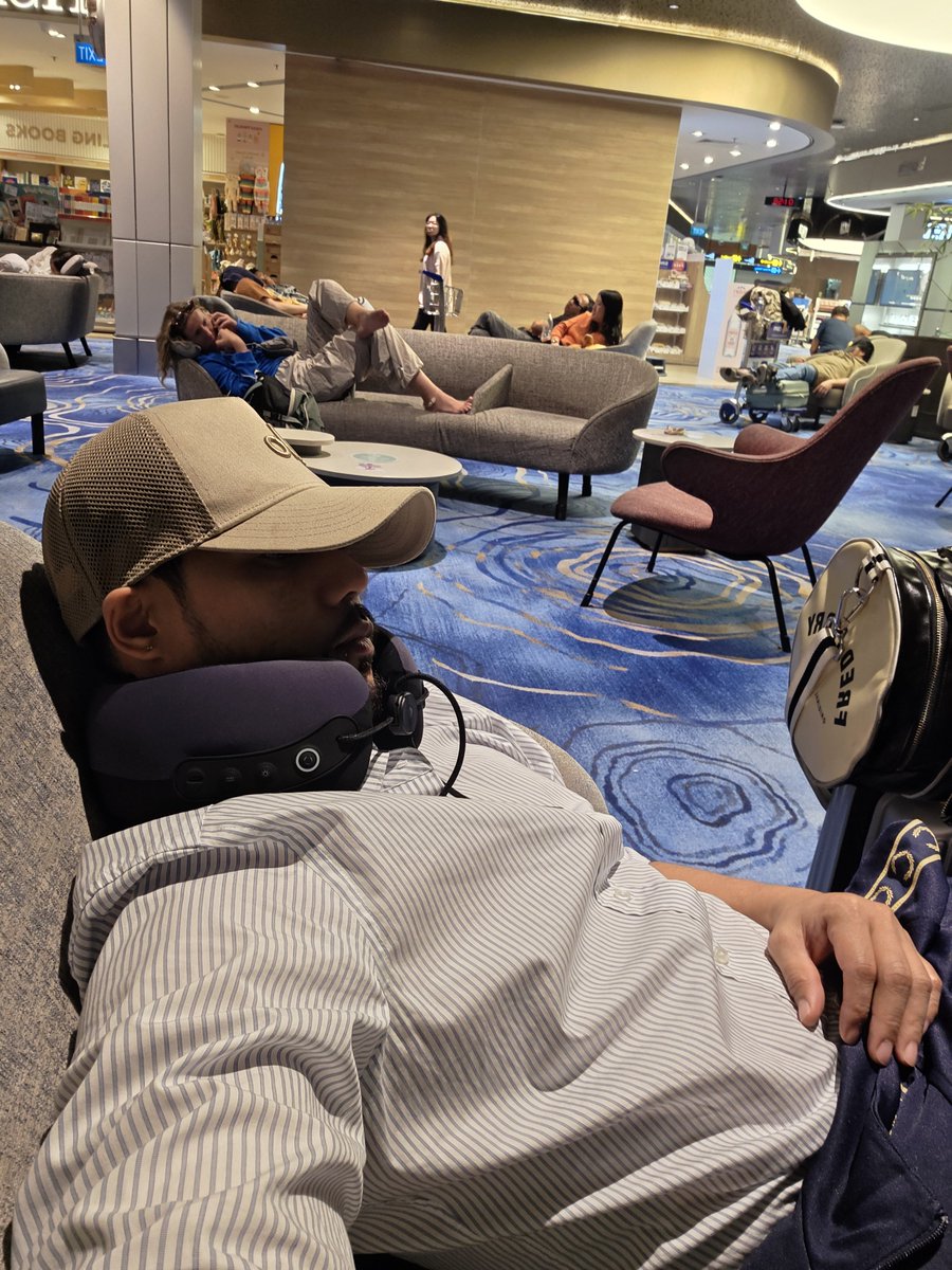 jhalil_pro's tweet photo. Goodnight, Singapore 🇸🇬✨
Another day, another beautiful memory. Now it’s time to rest… 😴💤
Tomorrow, another adventure awaits! ✈️❤️
#vacationmode #SingaporeTravel #MalaysiaVacation #Jhalil https://t.co/lb7TcfwPMt