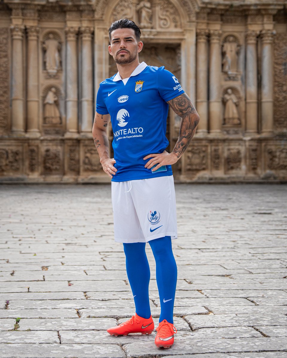 XerezCD_OFICIAL's tweet photo. 💙 𝙋𝙧𝙞𝙢𝙚𝙧𝙖 𝙚𝙦𝙪𝙞𝙥𝙖𝙘𝙞𝙤́𝙣  🤍

Tradición y elegancia.

#Xerez x @nikefootball https://t.co/SbUxYW1wu1