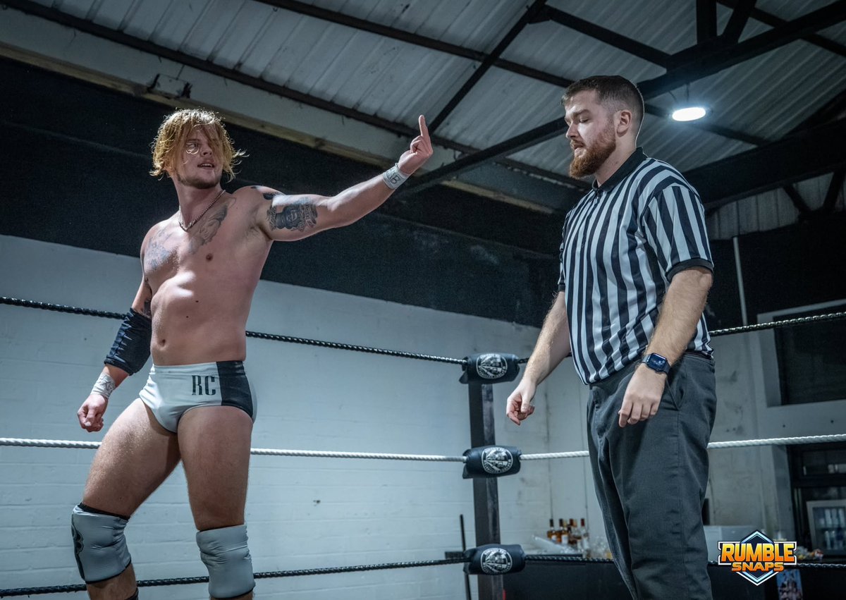 wresadam's tweet photo. Brit Pro Wrestling Stud Rey Connor is a well tatsy slab of prime young beef!!!
#prowrestling #gay #muscle #trunks #bulge #bulgemen #suffering #hot #wrestlers #prowrestlers #wrestling #britprowrestling #britpro https://t.co/90sy3WTEyZ