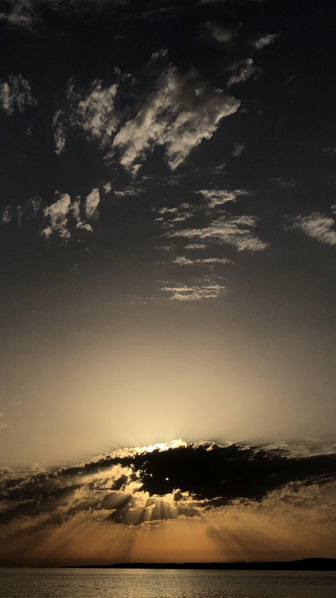 maurcs77's tweet photo. 12.08.2026
☁️🌅☁️
#NoCaptionNeeded https://t.co/5cnxSGQVwQ