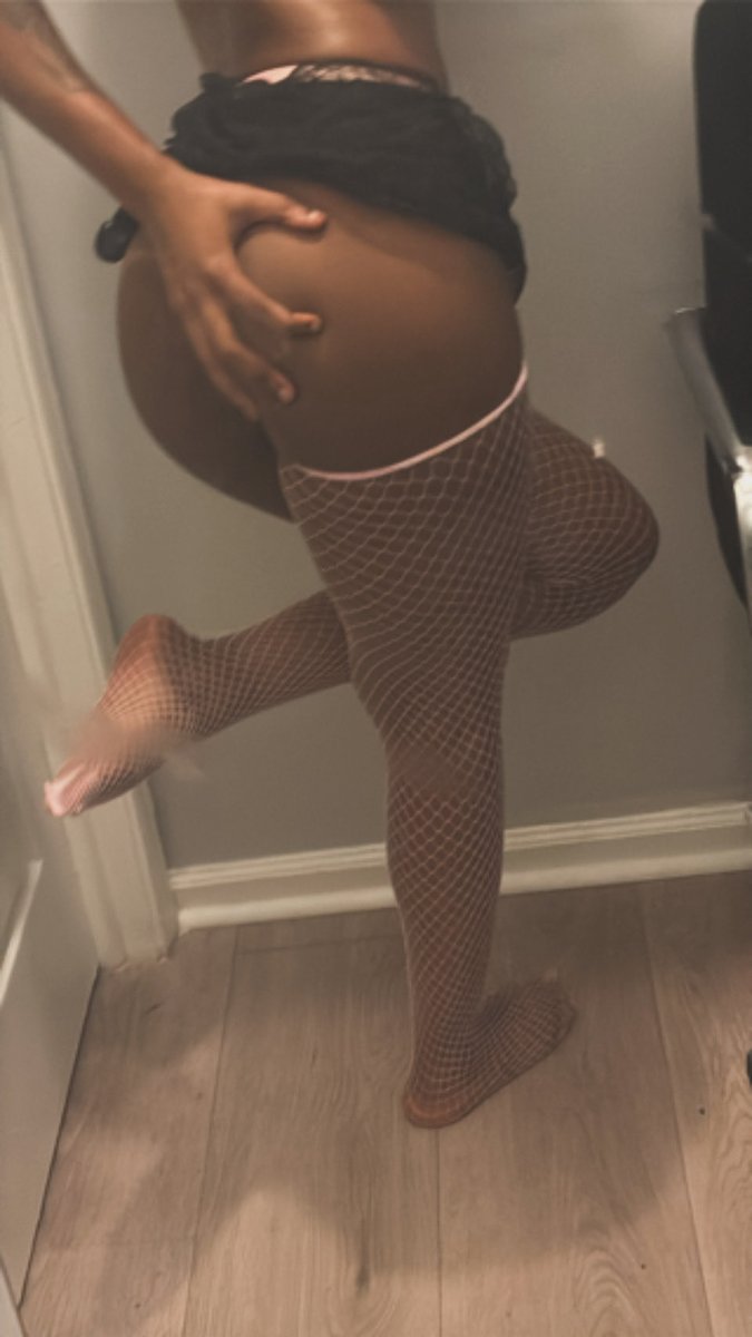 FarmerDime's tweet photo. You naughty ? Or nice ? 😍 #nsfwtwtًً #trendingréels #sexy https://t.co/8n2w8PkBSU