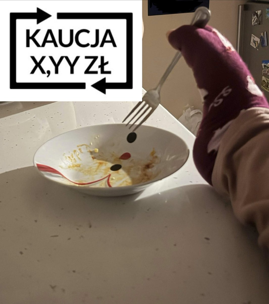 FiutTermo's tweet photo. Nasrano do stołu https://t.co/zLOMnWBiEE