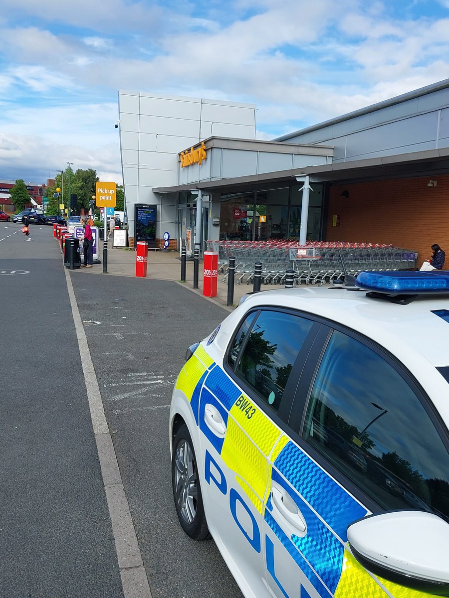 NorthfieldWMP's tweet photo. Officers have been patrolling hot spot areas and have helped a number of homeless members of our community, by arranging help and support through our partnership agencies.
#partnershipworking https://t.co/QQVxBVuodX