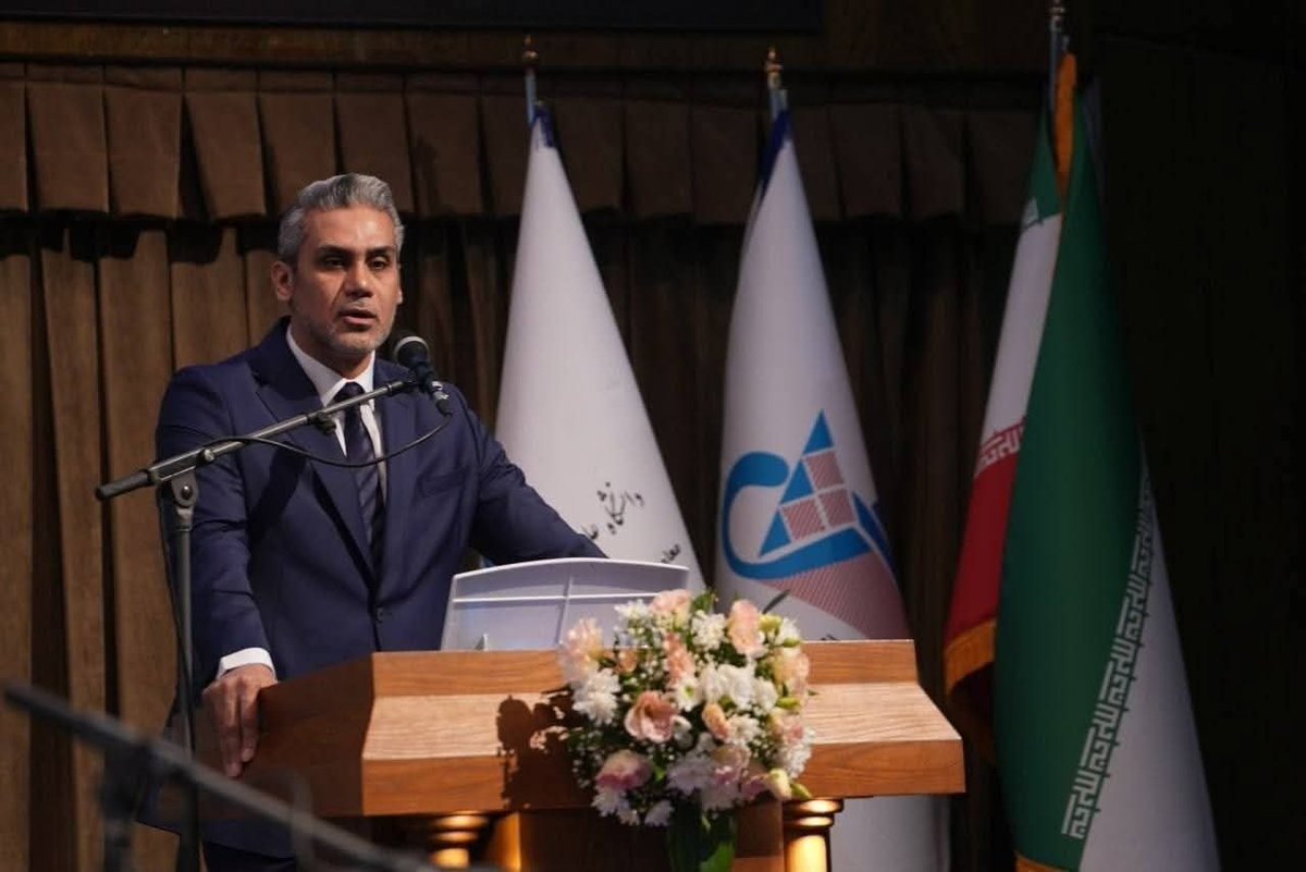 IraqinTehran's tweet photo. شاركت سفارة جمهورية العراق في طهران، بحضور سفير جمهورية العراق الدكتور ياسر الحجاج، والملحق الثقافي العراقي الدكتور حيدر النصار، وعدد من كادر السفارة، في احتفالية تخرج الطلبة العراقيين في جامعة إيران للعلوم الطبية
#العراق 
#أخبار https://t.co/JFw5UHhKYV