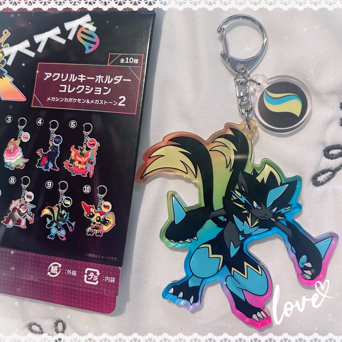 zerazera_love's tweet photo. AHHHHHHHHHH 😭😭😭😭🥹🥹🥹🥹🥹😭😭😭😭😭🥺🥺🥺🥺🖤🩵💛🖤🩵💛🖤🩵💛🖤🩵💛🖤🩵💛🖤🩵💛🖤🩵💛 MY MEGA ZERAORA MERCH HAS JUST ARRIVED,,,, HE IS TOO CUTE 😭😭😭😭😭🖤🩵💛🖤🩵💛🖤🩵💛 THE PLUSH IS HUGE AND SO SOFT 🥺🥺🥺🖤🩵🖤💛🖤🩵💛 I LOVE IT ALL SO MUCH, SO HAPPY HE MADE IT SAFE🥺🥺 https://t.co/IC33mlrejg
