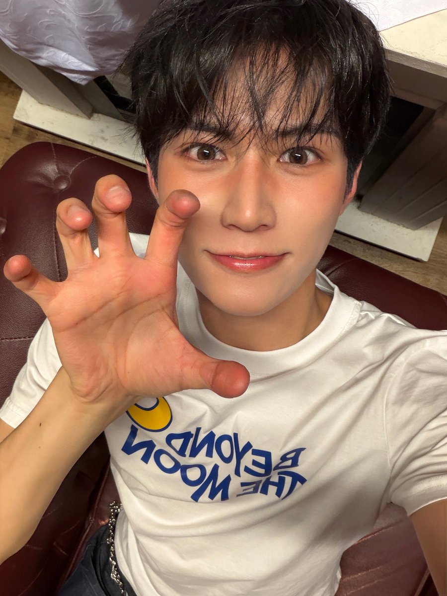 LUN8_members's tweet photo. [#이안]
뮌헨의 에너지 너무 최고 였어요☺️
또 만나요 뮌헨 사랑해요🫶

#루네이트 #LUN8 #Ian https://t.co/Gy1VE5uz6j
