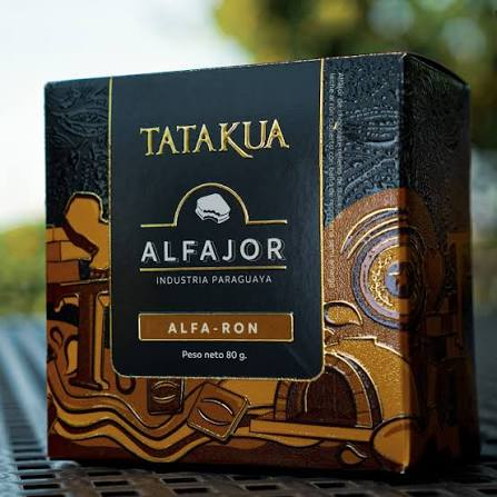 delpynews's tweet photo. ▶️ ¡ALFAJOR PARAGUAYO SE LLEVÓ EL ORO EN CONCURSO INTERNACIONAL! | 🇵🇾🥇🤤

La empresa paraguaya Tatakua fue premiada en tres categorías del Campeonato Mundial de Alfajores 2026.

🥇 Oro a Mejor Packaging
🥈 Plata a Mejor Alfajor Simple
🥉 Bronce a Mejor Cobertura de Chocolate Negro

🏆 El máximo galardón del Mundial fue para El Rodeo, de Catamarca, Argentina, con un alfajor de dulce de higo, nueces y dulce de leche, elegido entre más de 420 muestras de 12 países.

📄 Vía Clarín (Web)