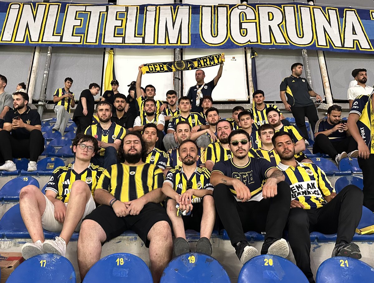 1907gfbarmy's tweet photo. ŞANLI FENERBAHÇE
EMEĞİMİZİN ADI! 🟡🔵

#GFBARMY https://t.co/vjfne2PeeA