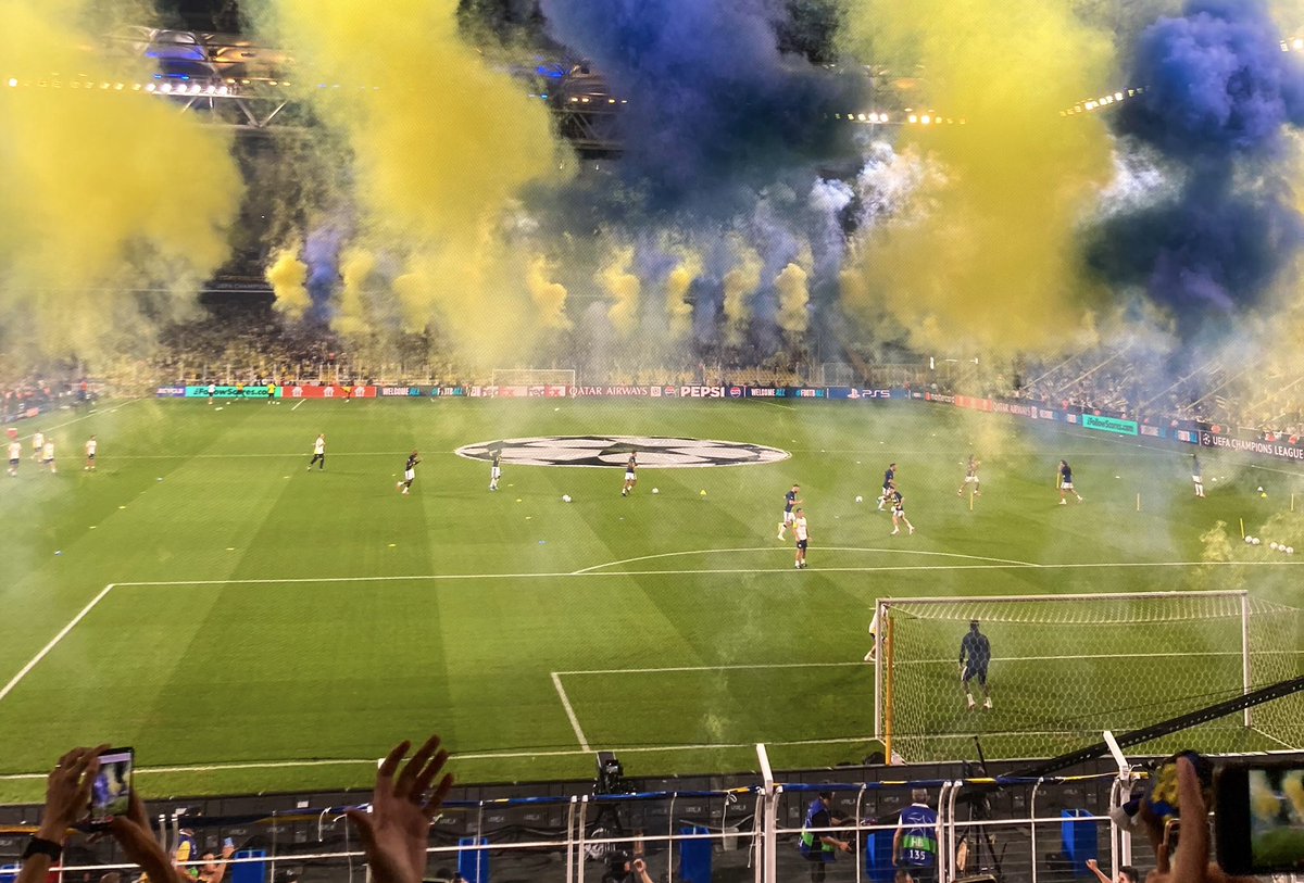 1907gfbarmy's tweet photo. ŞANLI FENERBAHÇE
EMEĞİMİZİN ADI! 🟡🔵

#GFBARMY https://t.co/vjfne2PeeA