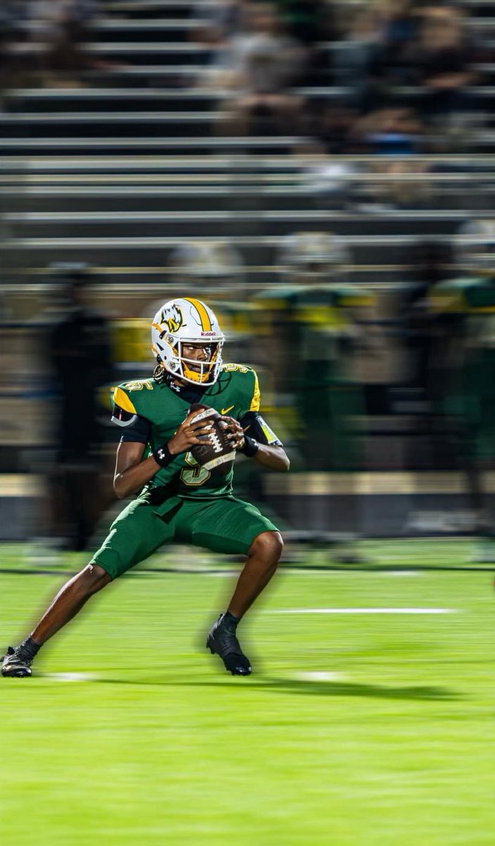 KennyLennon5's tweet photo. Hello! I'm raising funds for Seneca Valley Football and would love your support. You can click here to make your donation - thank you! https://t.co/UqmxBKsXk1 https://t.co/9OnTrBpPCy