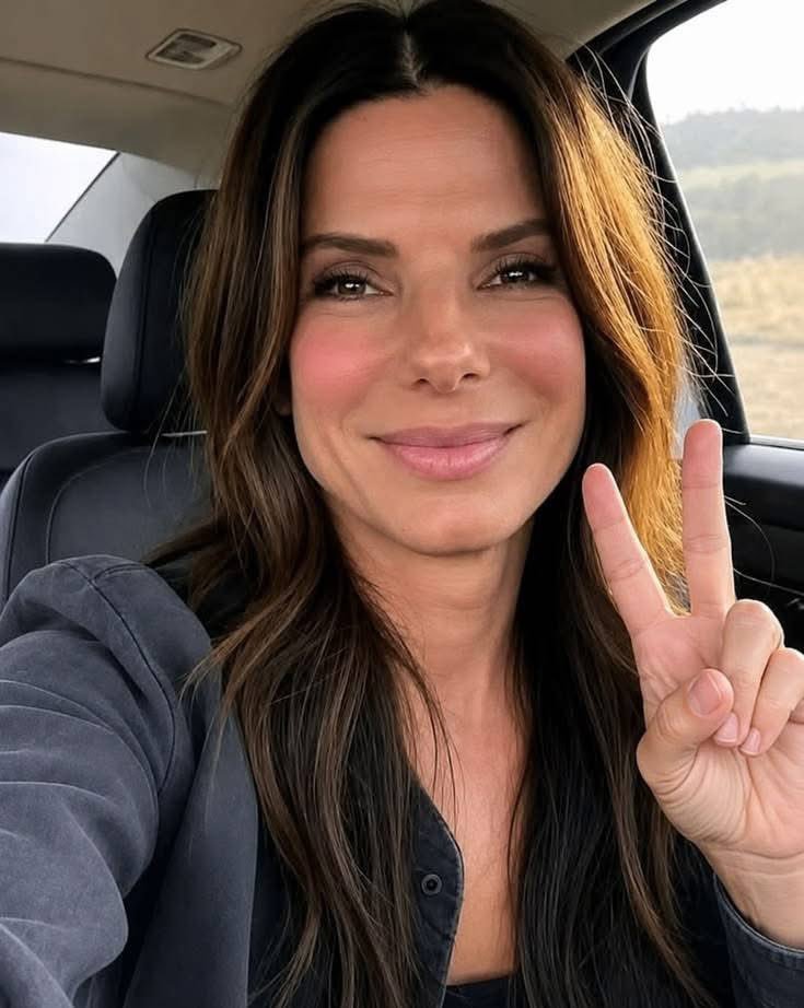 SandraBullad's tweet photo. Sending a kiss and a heart full of gratitude to every one of you. 💋💖 Thank you for your endless love, support, and kindness. You make this journey so special, and I cherish every moment we share together. https://t.co/DopgR6DUjW
