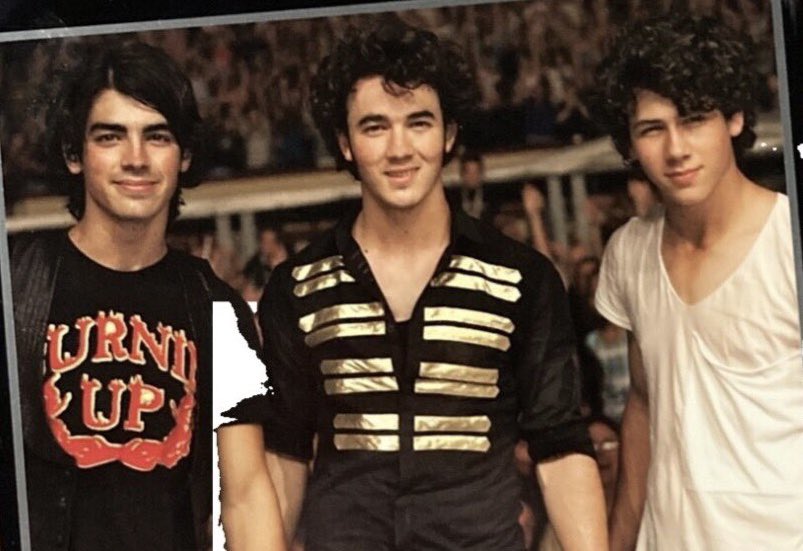 flllywithme's tweet photo. I’m so old that I’ve loved them when both of these were taken https://t.co/Pb7WiabJFJ
