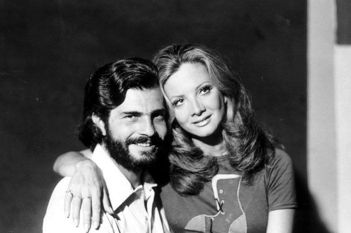 telecotidiano's tweet photo. Glória Menezes e Tarcísio Meira o maior casal da história do entretenimento, nem hollywood consegui ter em seu cast um casal tão importante como nos brasileiros tivemos a honra de acompanhar https://t.co/fVxceZdmWC