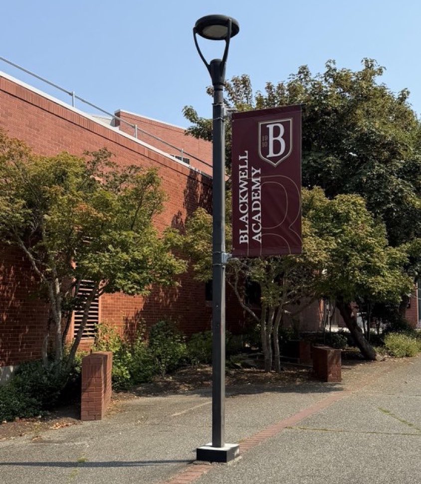 DomTheBomb's tweet photo. Our first look at Blackwell Academy for the Life is Strange TV Show 🏫 🔥 https://t.co/fH3Rlg2xeH