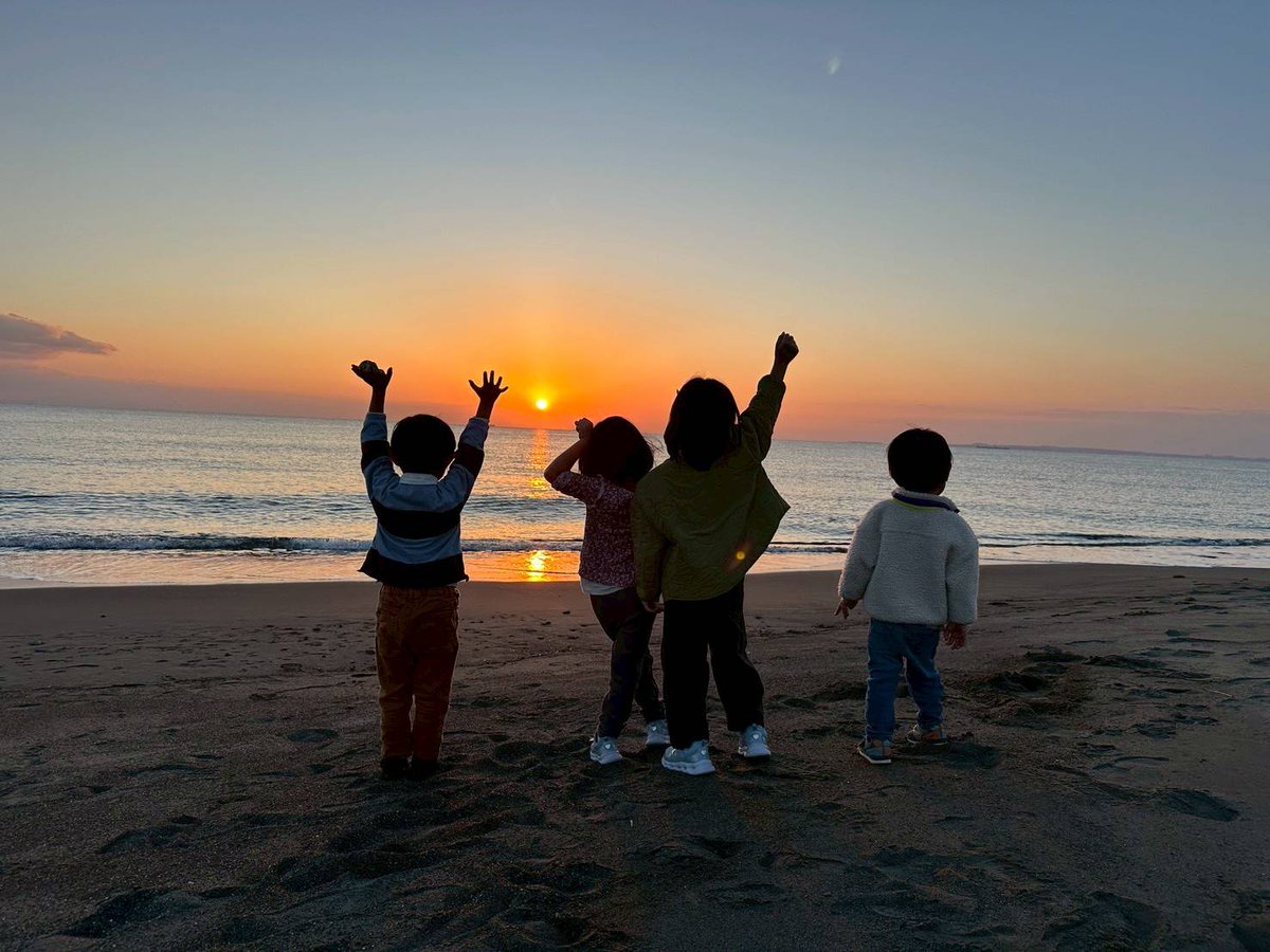 toyopappa's tweet photo. コメントの反応見ると
子育て中なのか、そうでないのかで
だいぶ反応変わりますね。

週末の予定が自分の予定ではなく
子供との予定で埋まっている日常が急になくなることを想像すると込み上げるものがあるのです。 https://t.co/0CyyIuE9Hr
