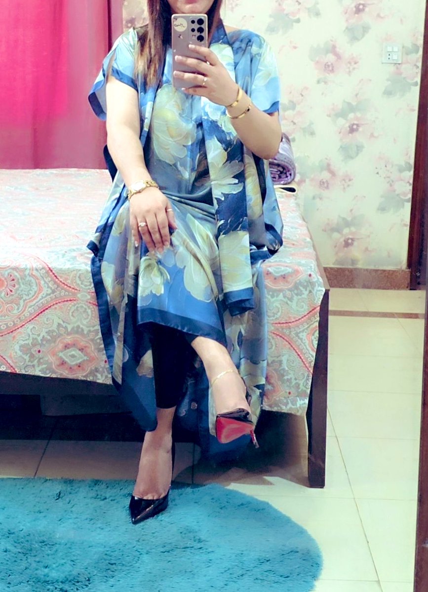 GoddessFatimaaa's tweet photo. Welcome back, Dogs! It’s been a long time. This green heel is a gift from a loyal slave. 💚👠 Show your auqaaat in the DMs and send your tribute to speak 💸🐶 #ہر_دل_سے_دعا_خان_کے_نام #CORTIS_1stAnniversary #nsfwtwtًً #furry #shifa #feetworshi̇p #feetfetısh #mistress #goddess https://t.co/J55HomlS09