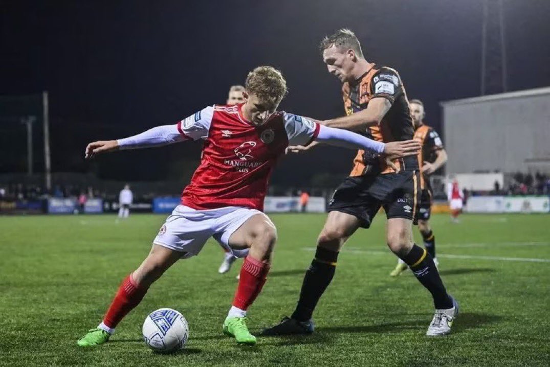 IFBMedia's tweet photo. We need to talk about Sam Curtis…

Sam Curtis is the best RB I've seen in the LOI. 

No hyperbole, at 14 in 2020 he become the leagues youngest ever footballer playing for Shamrock Rovers II a team which had talent across the starting side and bench.

If you have the time take a look for yourself where the bulk of those players ended up… 

At St Patrick’s Athletic it’s where he showed his levels: 60 games, 2 FAI Cups, PFAI Young Player of the Year 2023. Impressive for anyone, remarkable at 18. 🤯

Sheffield United won the battle for his signature in January 2024. Wilder, known for developing footballers, seemed natural for the Navan native.

2.5 years, 2 Wilder spells, still no real sign of fancying him: 2 senior appearances to show.

Loans followed: Peterborough United, St Johnstone, then Chesterfield. Peterborough was a big mental test, some moments of positivity, largely difficult, cut short in January.

He fell out of the Ireland U21 picture, despite being integral before. Said it then, I'll say it again: he should never have been dropped, everyone suffered in his absence. 

At St Johnstone it didn't go much better.

Last season at Chesterfield it clicked: a debut goal in January and Sam ended up being an imperious fixture in their team. 

He found his way back into Ireland U21 setup in March and the squad looked far more balanced for his inclusion. 

Still no senior cap, to many he may seem far off it, but I see him as Irelands long term answer at RB.

He continued his Chesterfield form helping them into   the League Two playoffs before Salford City, this season's eventual winners, ended the run.

Chesterfield proved he's above League 2, but he's now back with Sheffield United's U21s, scoring vs Swansea in the Professional Development League on Monday.

124+ career appearances, proven at multiple levels still stuck in academy football at 20, for a senior manager who's never given him a real chance.

Easier said than done but he needs to leave ASAP! Sheffield United see a talent but have no actual plan for his development. 

Patience is needed… 

But trust me, you'll be hearing the name Sam Curtis for a long time to come, bouncing back stronger than ever. 💪