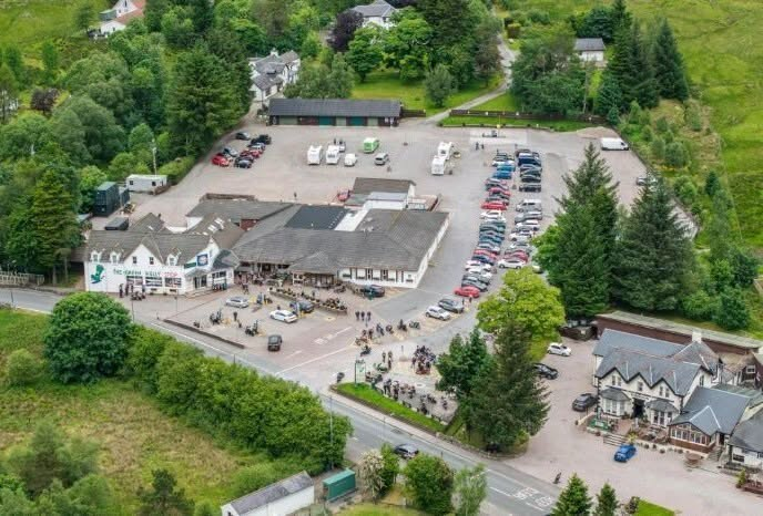 BarssFreddie's tweet photo. After 60 years in family ownership, the iconic Green Welly Stop in Tyndrum is on the market. c.o. Oban Times 🏴󠁧󠁢󠁳󠁣󠁴󠁿 https://t.co/Zx43EwFPK8