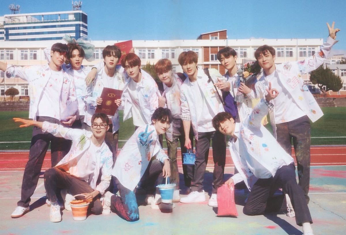 _serendipityQ's tweet photo. 실제 같은 반이면 안 친했을 수도 있을 것 같은 사람들이 모여 한 그룹을 이루고 가족처럼 지낸다는 게 참 좋음 https://t.co/uNYAWQsYRd