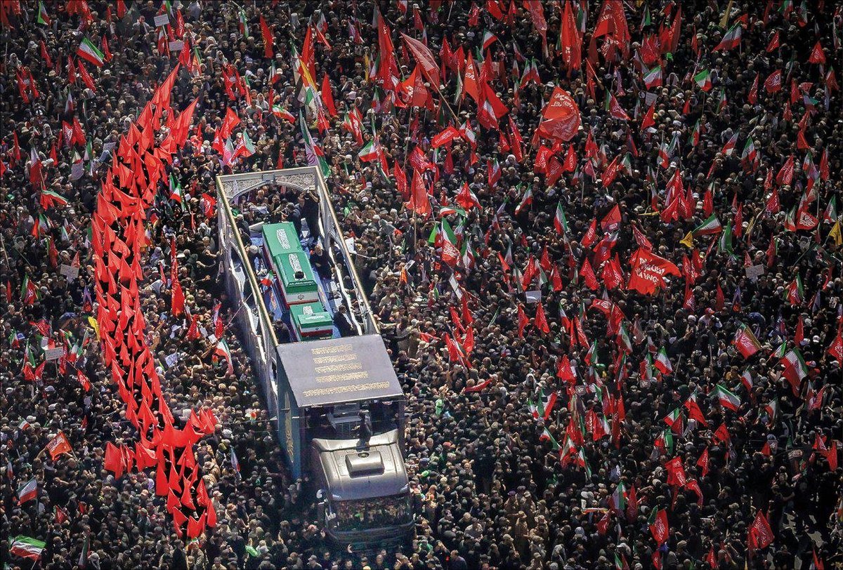 Matin882t's tweet photo. حماسه تشییع میلیونی، برگ زرین تاریخ ایران بود و امروز اربعین، برگ دیگری بر آن می‌افزاید.

#مکتب_ایستادگی https://t.co/mbfqTjyqho