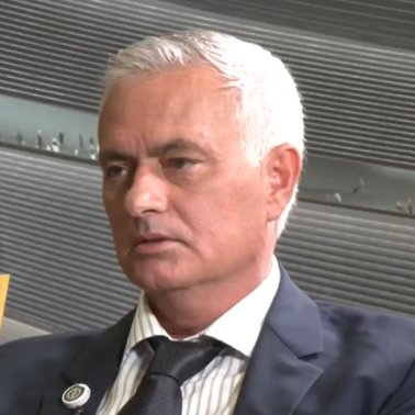 MadridXtra's tweet photo. 🚨💣 José Mourinho: “Rodri is an extraordinary player, but Real Madrid is a DIFFERENT DIMENSION.

Real Madrid cannot have players who think twice. You get the call and say: ‘When do you want me there?’”

@elchiringuitotv https://t.co/6csf1Fj6nQ