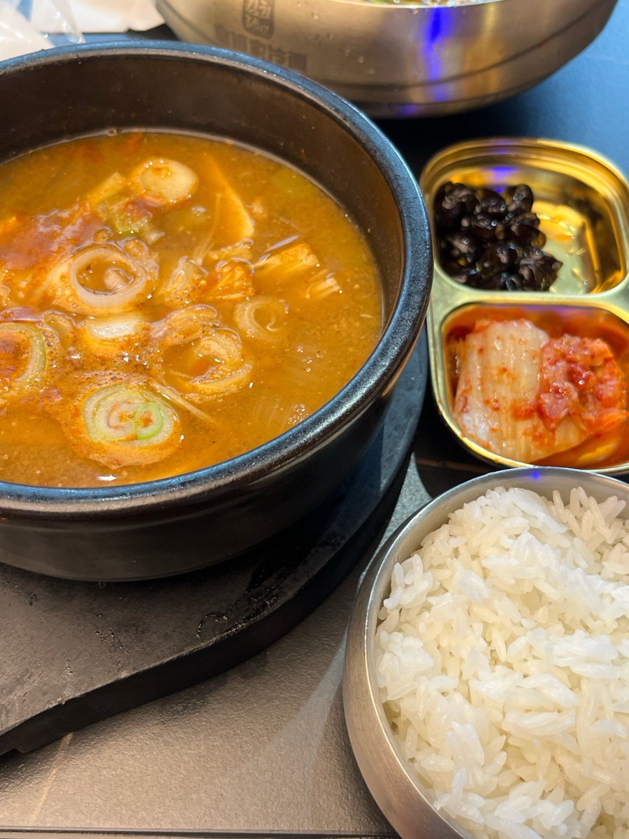 IlianaKeanpyod's tweet photo. Tried my first authentic Korean jjigae last night—rich, spicy, and the perfect comfort food on a chilly night. 10/10 would recommend!， https://t.co/CJe2eMZ8Oi